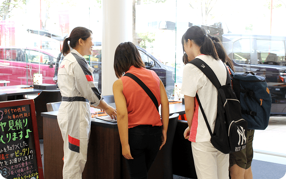 卒業した先輩の職場見学